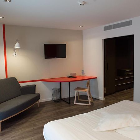Logis Domaine Du Moulin Cavier Hotel Avrillé Екстериор снимка