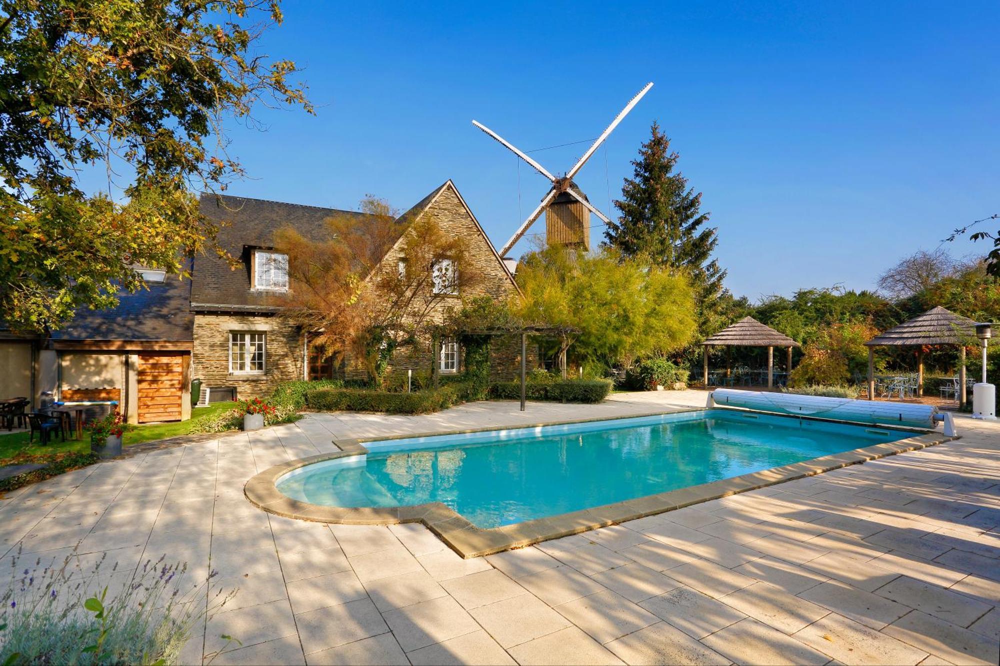Logis Domaine Du Moulin Cavier Hotel Avrillé Екстериор снимка
