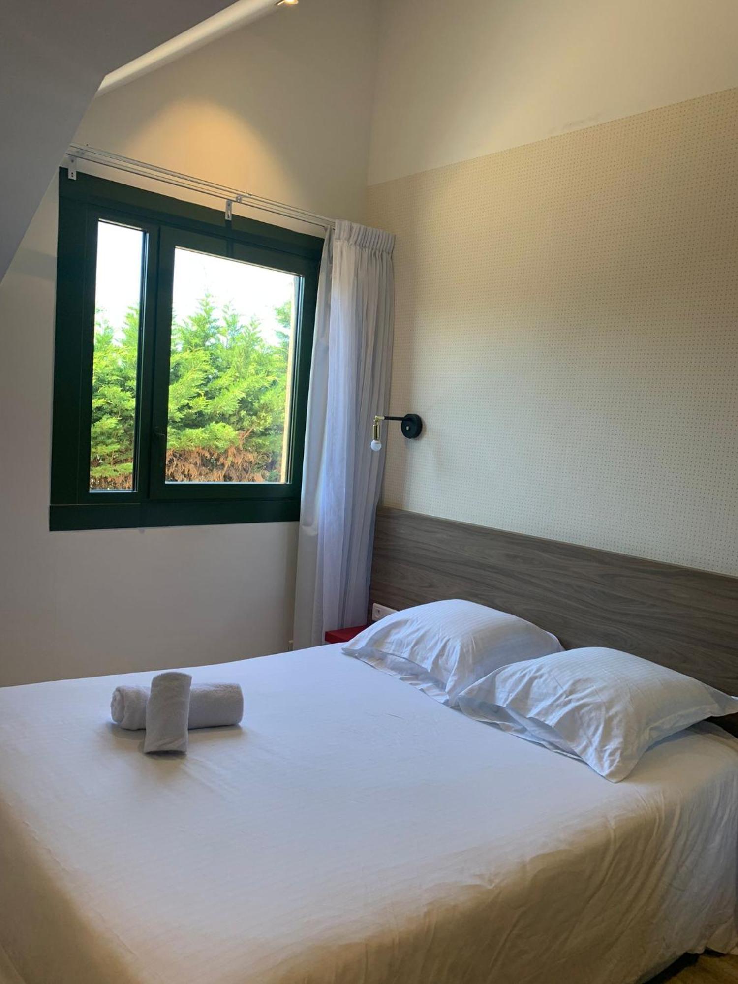 Logis Domaine Du Moulin Cavier Hotel Avrillé Екстериор снимка