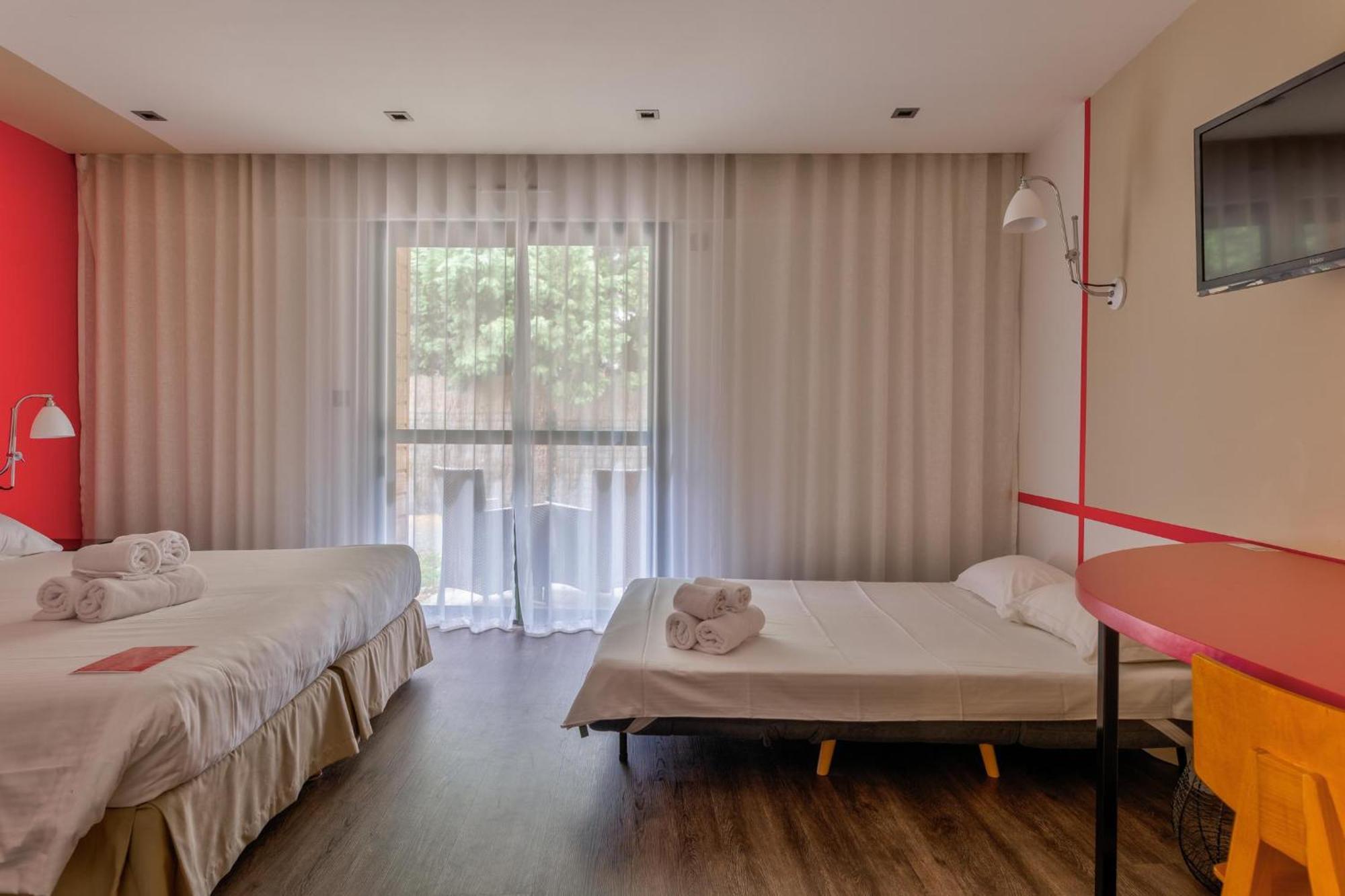 Logis Domaine Du Moulin Cavier Hotel Avrillé Екстериор снимка