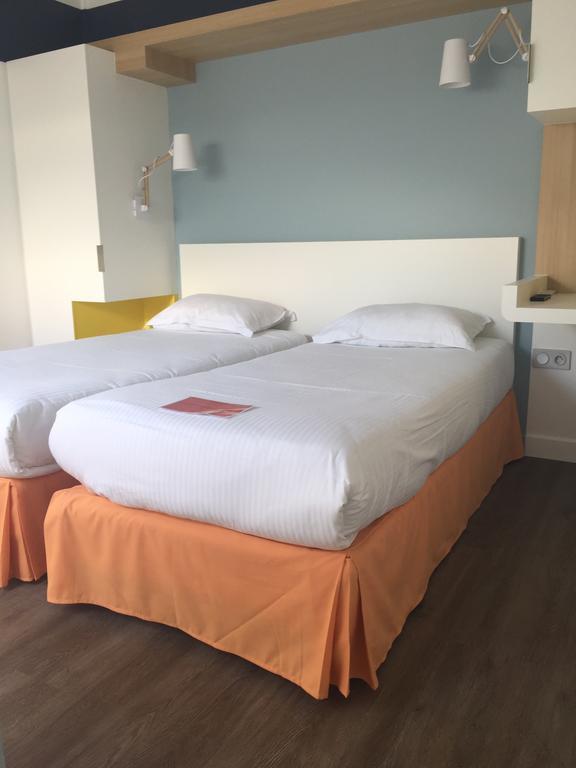Logis Domaine Du Moulin Cavier Hotel Avrillé Екстериор снимка